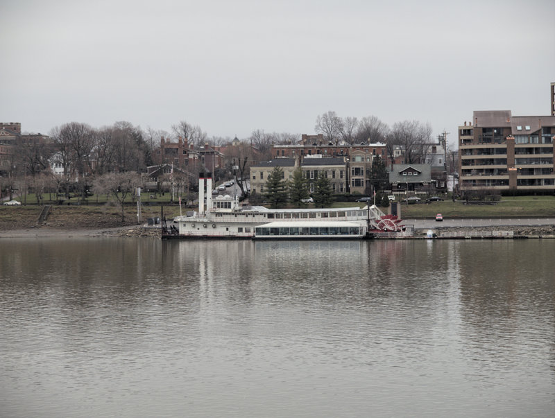 Cincinnati, Paddlewheel Steamer